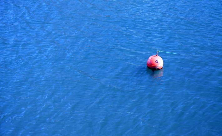 Reading the Water: How Harbor Pilots Knew the Bottom Without Seeing It